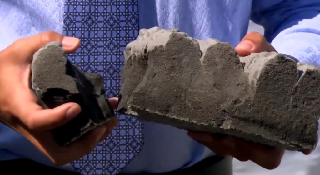 Secțiune de sticlă celulară expandată GEOCELL Grey care evidențiază structura poroasă a materialului utilizat în fundații, drenaj și umpluturi ușoare