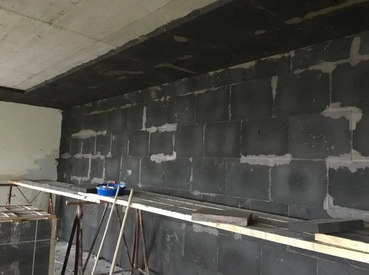 Plăci termoizolante din sticlă celulară GEOCELL Panel montate pe perete